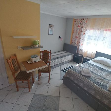 Pokoje Goscinne Akacja Resko Dźwirzyno Εξωτερικό φωτογραφία